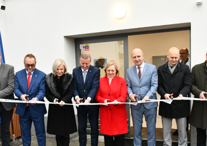 Slavnostně jsme předali novou budovu Centra pro seniory v Holešově